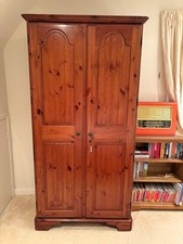 Freestanding Ducal British