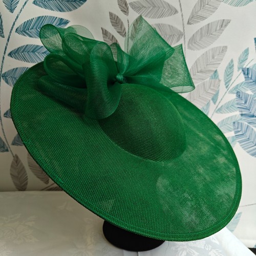 Green flower wide brim - flower,