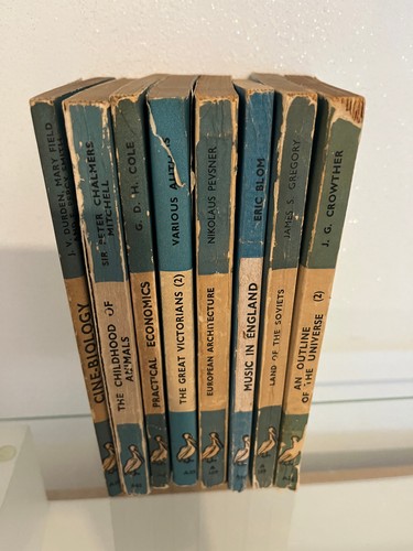 Vintage pelican books job - books,