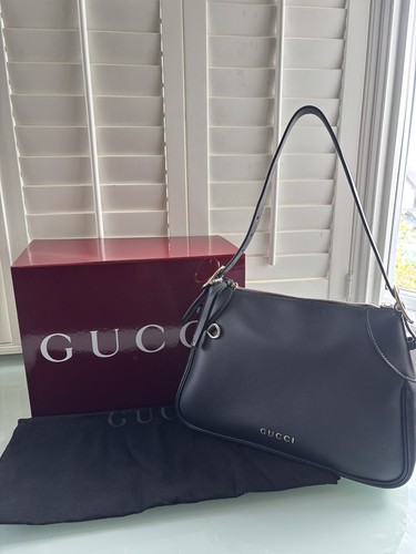 Gucci emblem black medium - gg,