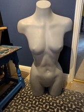 2 Mannequins Female Body Style