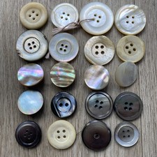 Mother pearl buttons - of,