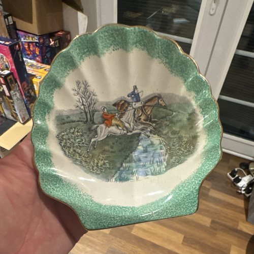 Gray pottery scalloped - gray's,