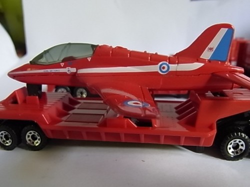 Matchbox red arrow plain with - red,