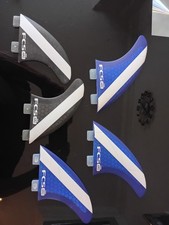 FCS 2 Pro Honeycomb Tri-Quad 5 Fin Set Blue/Black, Medium