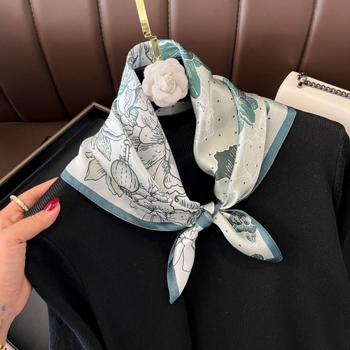 100 silk square - 100%, scarf