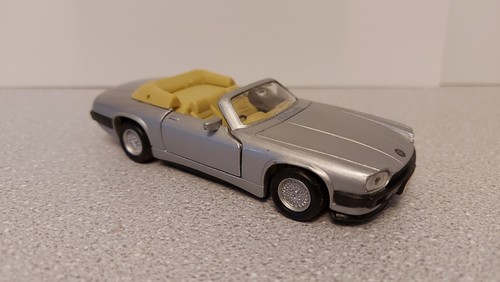 Maisto jaguar xjs v12 - 1/40,