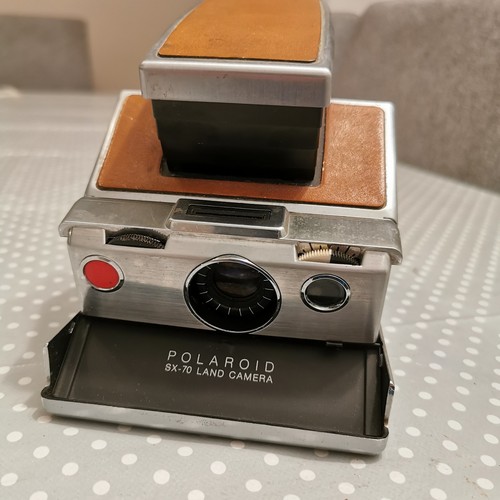 Polaroid instant camera - sx-70,