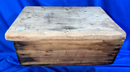 Primitive distressed wooden - primitive/distressed,