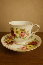 Queen Anne Bone China Cup & Saucer Pattern 8501 – Ridgway England Floral Vintage