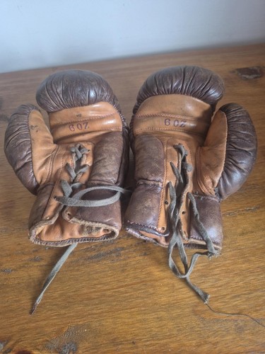Vintage 6oz leather boxing - vintage,