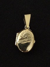 Vintage 9ct Gold Dainty Oval