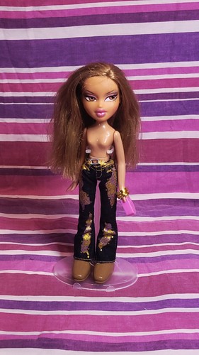 Bratz walking collector doll - bratz,