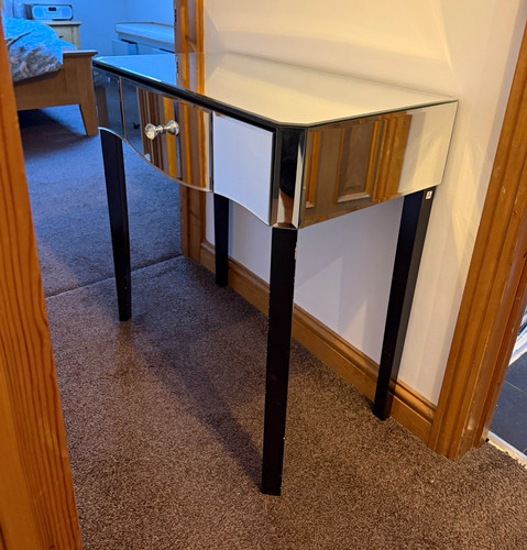 Mirrored console table - table, 1