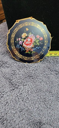Vintage stratton compact