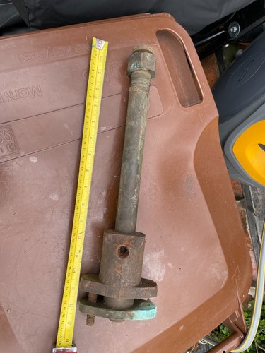 Boat propeller shaft and stern