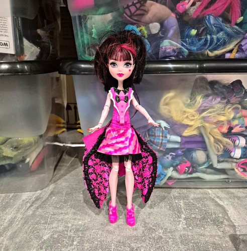 Monster high draculaura - high,