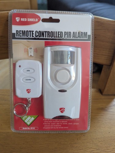 Red shield remote controlled - red,