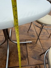 dinning room table and chairs