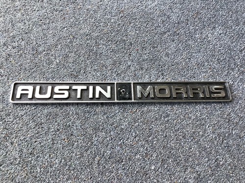 Austin morris badge - morris, j4