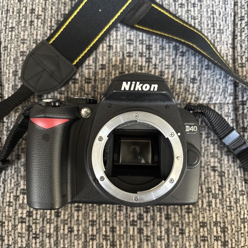 Nikon d40 camera - nikon,