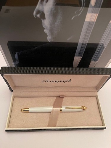 Autograph fountain pen with - autograph, a