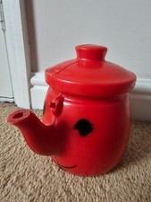 Tanda Red Teapot with Lid Toy