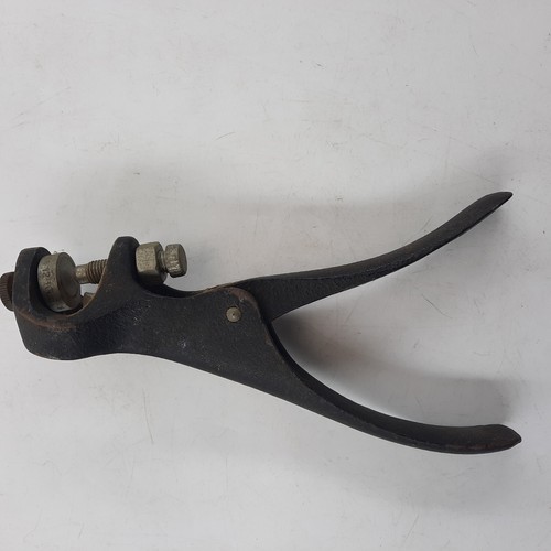 Saw tooth setter - tooth, sawset