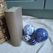 Ceramic Blue & White Carpet