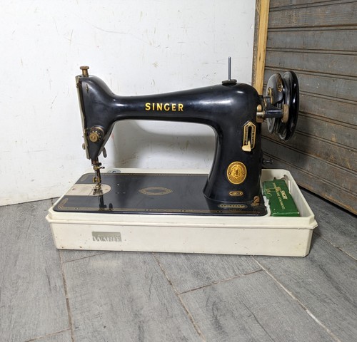 Vintage 1955 singer - 1955, treadle