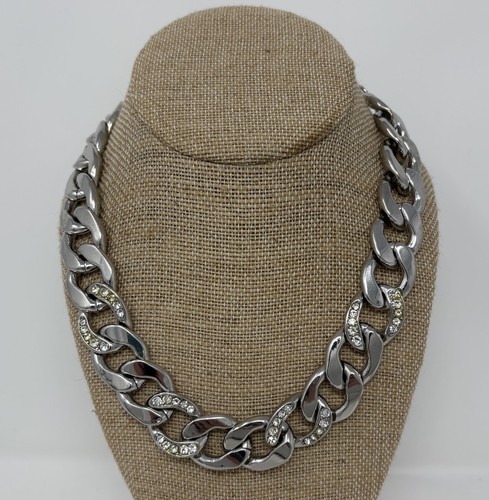 Chunky silver tone curb chain - silver,