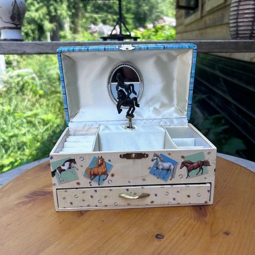 Vintage horse musical - vintage,