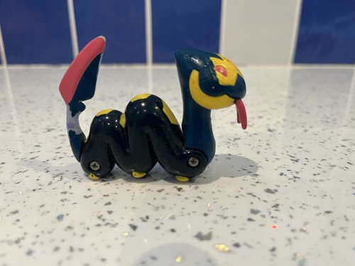 Pokemon seaviper hasbro mini - pokemon,