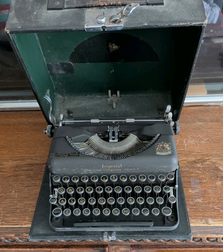 Vintage imperial typewriter - imperial,