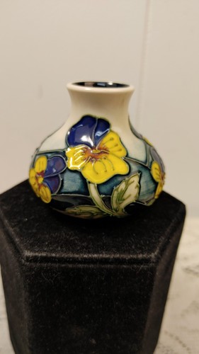 Moorcroft pottery pansy parade - pansy,