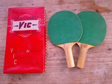 VINTAGE VIC TABLE TENNIS BAT OFFICIALLY APPROVED 2 x GREEN W/ ORIGINAL BOX