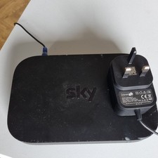 SKY INTERTEK ROUTER AND CHARGER /12v - 1.42 A/