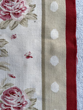 The Rug Company rug: pre-owned 100% wool, cream, beige and red rose design