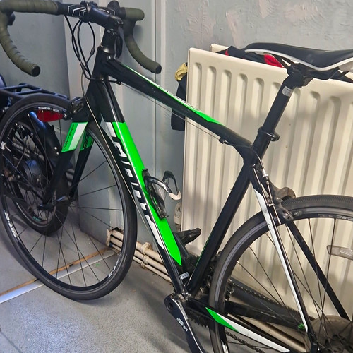 Giant contend road bike - contend,