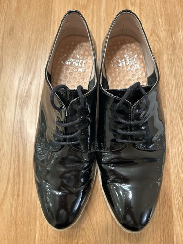 Ladies size black patent - 5,