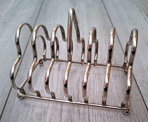 Silver coloured metal - coloured,