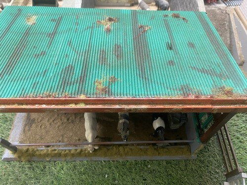 Scale cattle shed - 1/32,