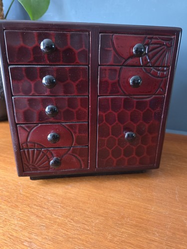 Red lacquer style jewellery - red,