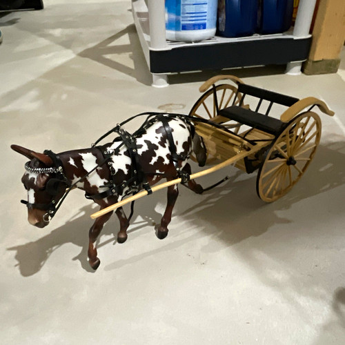 Spotted model horse - spotted,