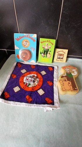 Wallace gromit paraphernalia - wallace,