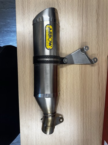 Arrow slip exhaust - on,