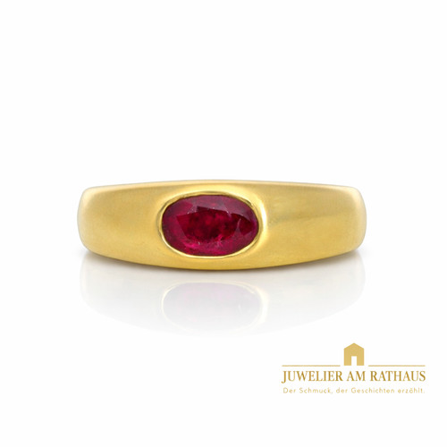 Solid 750 gold ring with - 750, ruby