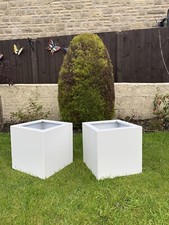 2x Square White Aluminium