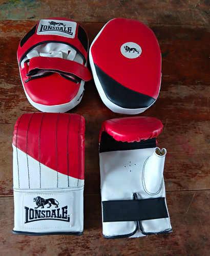 Lonsdale red white black - lonsdale, red/white/black