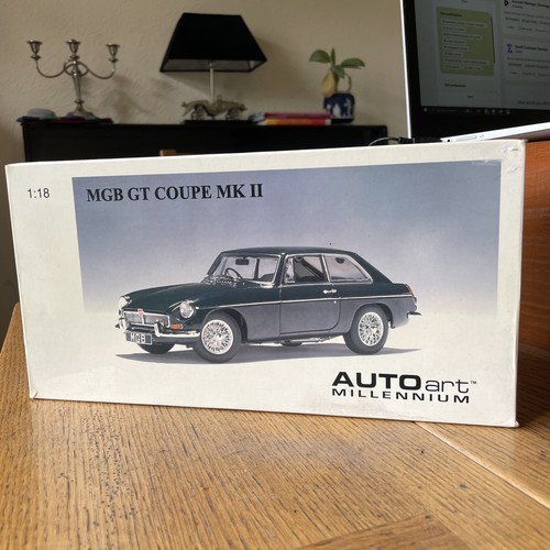 Autoart scale mgb gt - mgb,